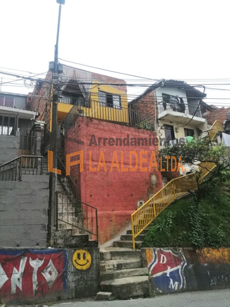 Casa disponible para Venta en Medellín con un valor de $250,000,000 código 9340