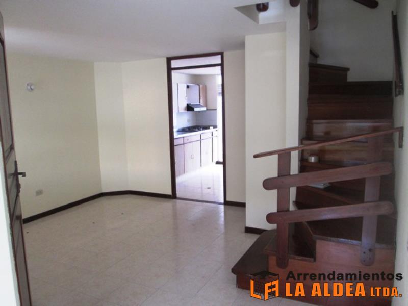 Casa disponible para Venta en Itagui con un valor de $390.000.000 código 8352