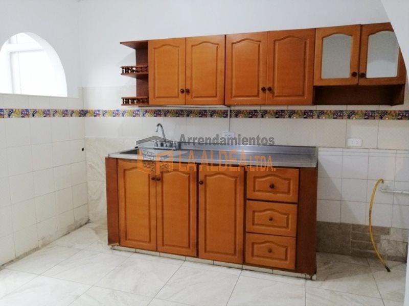 Casa disponible para Venta en Itagüí con un valor de $300,000,000 código 9876