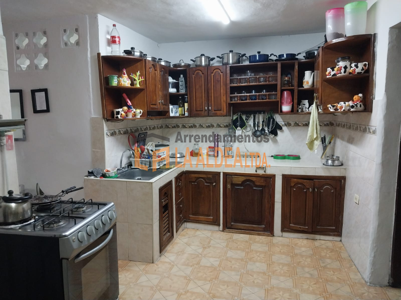 Casa-local disponible para Venta en Medellín con un valor de $280,000,000 código 9595